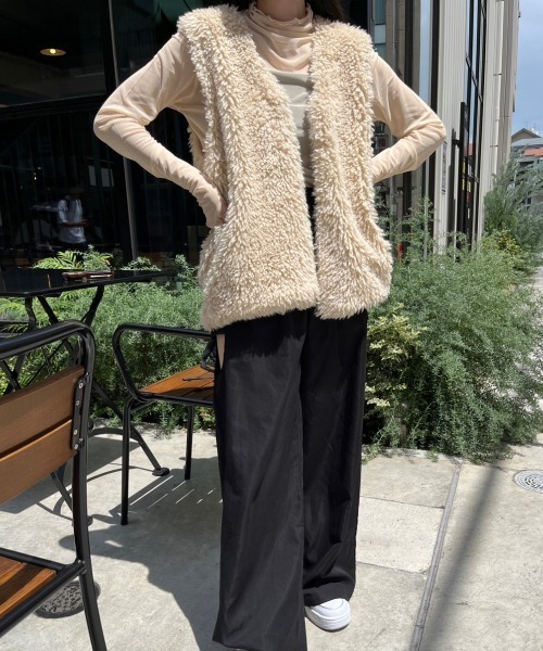 nemne store（ネンネストア）の「プードルフェイクファーベスト（ベスト・レディース・ブラウン/ベージュ/アイボリー・フリー）」の19枚目の写真