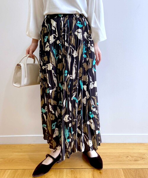 OPAQUE.CLIP(オペークドットクリップ)の「◆ボタニカルプリントプリーツスカート【洗濯機洗い可】(スカート・レディース・ブラック系/ダークブラウン系・38/40)」の10枚目の写真