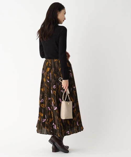 OPAQUE.CLIP(オペークドットクリップ)の「◆ボタニカルプリントプリーツスカート【洗濯機洗い可】(スカート・レディース・ブラック系/ダークブラウン系・38/40)」の12枚目の写真