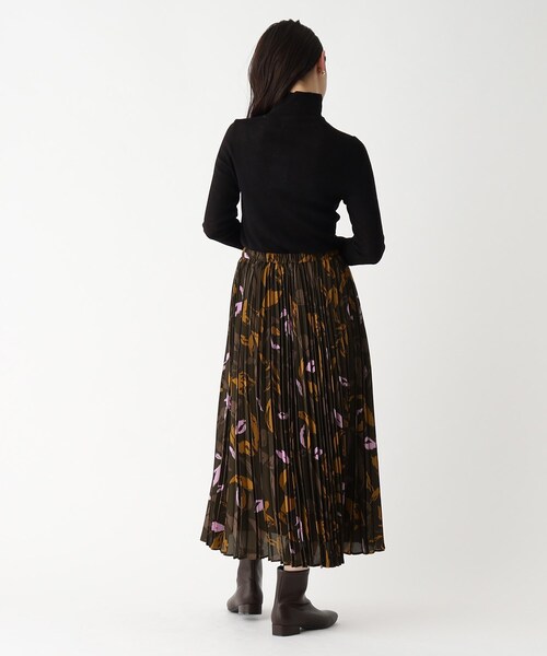 OPAQUE.CLIP(オペークドットクリップ)の「◆ボタニカルプリントプリーツスカート【洗濯機洗い可】(スカート・レディース・ブラック系/ダークブラウン系・38/40)」の13枚目の写真