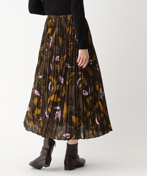 OPAQUE.CLIP(オペークドットクリップ)の「◆ボタニカルプリントプリーツスカート【洗濯機洗い可】(スカート・レディース・ブラック系/ダークブラウン系・38/40)」の14枚目の写真