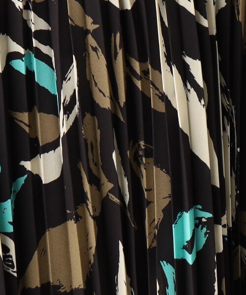 OPAQUE.CLIP(オペークドットクリップ)の「◆ボタニカルプリントプリーツスカート【洗濯機洗い可】(スカート・レディース・ブラック系/ダークブラウン系・38/40)」の15枚目の写真