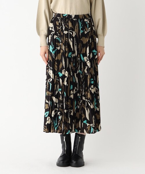 OPAQUE.CLIP(オペークドットクリップ)の「◆ボタニカルプリントプリーツスカート【洗濯機洗い可】(スカート・レディース・ブラック系/ダークブラウン系・38/40)」の22枚目の写真