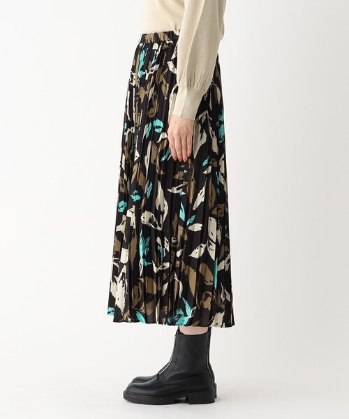 OPAQUE.CLIP(オペークドットクリップ)の「◆ボタニカルプリントプリーツスカート【洗濯機洗い可】(スカート・レディース・ブラック系/ダークブラウン系・38/40)」の21枚目の写真