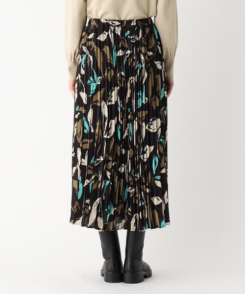 OPAQUE.CLIP(オペークドットクリップ)の「◆ボタニカルプリントプリーツスカート【洗濯機洗い可】(スカート・レディース・ブラック系/ダークブラウン系・38/40)」の20枚目の写真