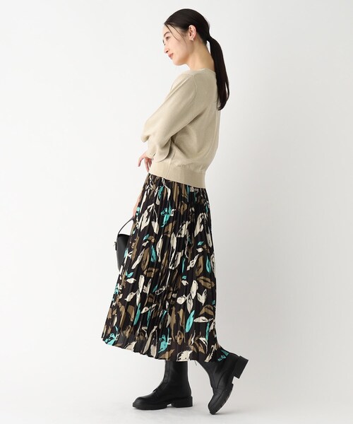 OPAQUE.CLIP(オペークドットクリップ)の「◆ボタニカルプリントプリーツスカート【洗濯機洗い可】(スカート・レディース・ブラック系/ダークブラウン系・38/40)」の19枚目の写真