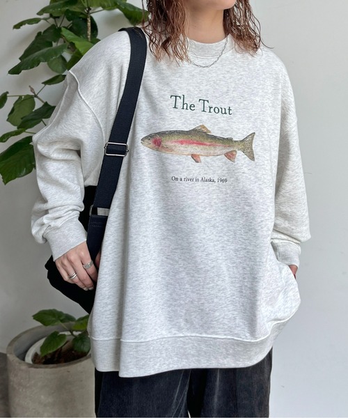 CPCM（シーピーシーエム）の「裏毛ニジマスイラストスウェット