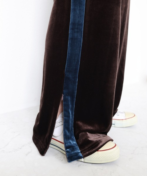 andme(アンドミー)の「2way配色ライントラックベロアパンツ(その他パンツ・レディース・ブルー/ブラウン/ブラック・M)」の12枚目の写真