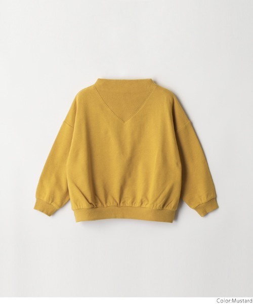 coca（coca）（コカ）の「キッズ　裏毛V切替タートルネックプルオーバー（スウェット・キッズ・マスタード/ブラック・110/120/130/140）」の2枚目の写真
