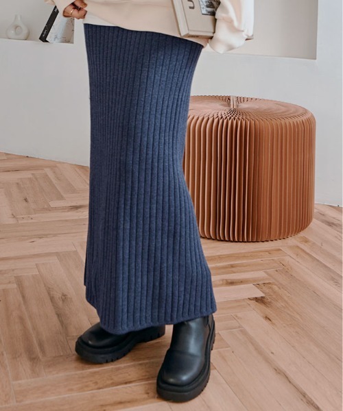 kirakiraShop（キラキラショップ）の「[サイズ展開あり] 長め丈でスッキリ上品見え。リブ ニット タイト ロング スカート（スカート・レディース・モカ/ブラウン/ベージュ/ケリーグリーン/杢グレー/チャコール/ブラック/オフホワイト/ベージュ系その他/ブルーグリーン/グレー系/レッド系/ワインレッド/ネイビー系/オレンジ/ライトブルー/ピンクベージュ/ダークパープル・S-M/L-XL/L/M）」の13枚目の写真