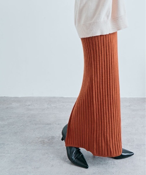 kirakiraShop（キラキラショップ）の「[サイズ展開あり] 長め丈でスッキリ上品見え。リブ ニット タイト ロング スカート（スカート・レディース・モカ/ブラウン/ベージュ/ケリーグリーン/杢グレー/チャコール/ブラック/オフホワイト/ベージュ系その他/ブルーグリーン/グレー系/レッド系/ワインレッド/ネイビー系/オレンジ/ライトブルー/ピンクベージュ/ダークパープル・S-M/L-XL/L/M）」の18枚目の写真