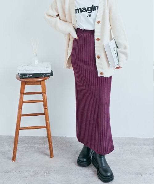 kirakiraShop（キラキラショップ）の「[サイズ展開あり] 長め丈でスッキリ上品見え。リブ ニット タイト ロング スカート（スカート・レディース・モカ/ブラウン/ベージュ/ケリーグリーン/杢グレー/チャコール/ブラック/オフホワイト/ベージュ系その他/ブルーグリーン/グレー系/レッド系/ワインレッド/ネイビー系/オレンジ/ライトブルー/ピンクベージュ/ダークパープル・S-M/L-XL/L/M）」の14枚目の写真