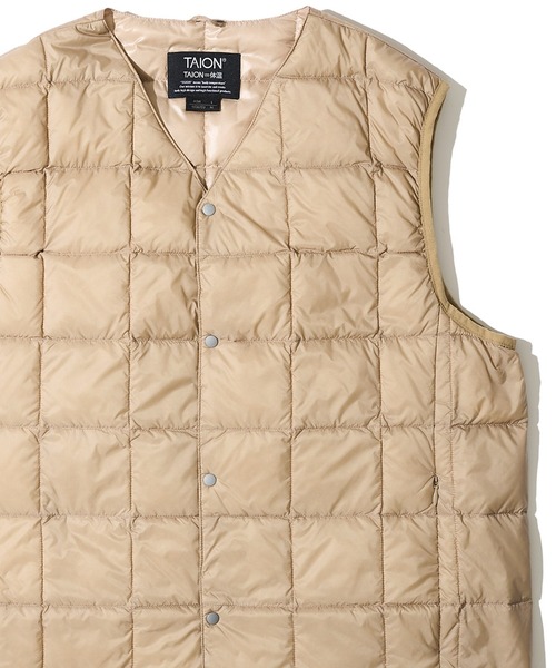 TAION（タイオン）の「【TAION / タイオン】V NECK BUTTON DOWN VEST / インナーダウンベスト TAION-001（ダウンベスト・メンズ・ブラック/グレー/サンドベージュ/ネイビー/チャコールグレー/カーキ/セージグリーン/その他/カモフラージュ/その他2/その他1・X-LARGE/MEDIUM/LARGE/XX-LARGE/SMALL）」の5枚目の写真