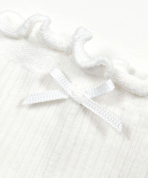 BeBe Petits Pois Vert（ベベプチポワヴェール）の「【店舗限定】メロウリボンソックス(15~24cm)（ソックス/靴下・キッズ・ホワイト/ブラック・L/M/XL）」の6枚目の写真