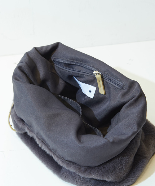 CONVERSE TOKYO（コンバーストウキョウ）の「ECO-FUR SHOPPING TOTE BAG（ショルダーバッグ・レディース・チャコールグレー/ベージュ・FREE）」の5枚目の写真