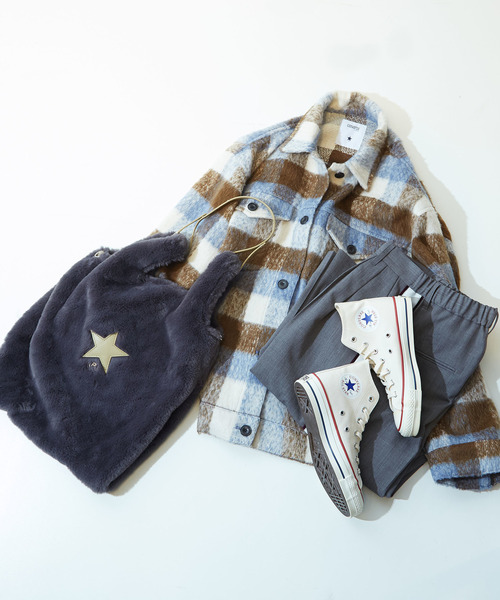 CONVERSE TOKYO（コンバーストウキョウ）の「ECO-FUR SHOPPING TOTE BAG（ショルダーバッグ・レディース・チャコールグレー/ベージュ・FREE）」の6枚目の写真