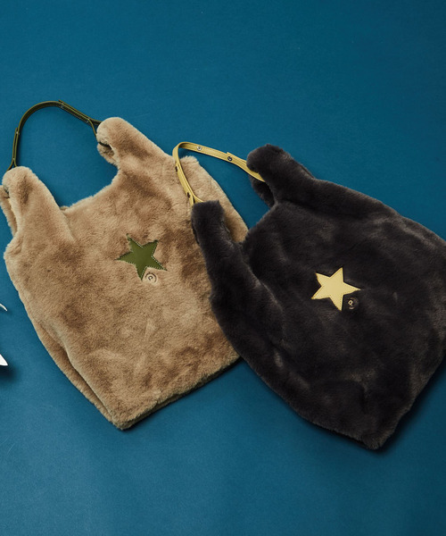 CONVERSE TOKYO（コンバーストウキョウ）の「ECO-FUR SHOPPING TOTE BAG（ショルダーバッグ・レディース・チャコールグレー/ベージュ・FREE）」の10枚目の写真