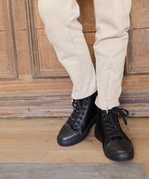 SESTO（セスト）の「サテン素材８ホールレースアップ厚底スニーカー（スニーカー・レディース・ブラック/シルバー・24.5cm/22.5cm/25.0cm/23.0cm/23.5cm/24.0cm）」の5枚目の写真