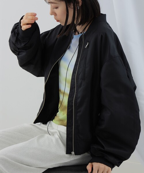 Ray BEAMS（レイビームス）の「Ray BEAMS / アームギャザー MA-1（MA-1・レディース・ブラック/オリーブ/オフホワイト・1/0）」の17枚目の写真