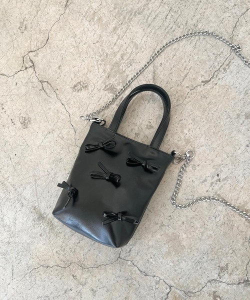 Me%（ミィパーセント）の「リボンポーチショルダー 103419（ショルダーバッグ・レディース・ブラック/シルバー・FREE）」の6枚目の写真