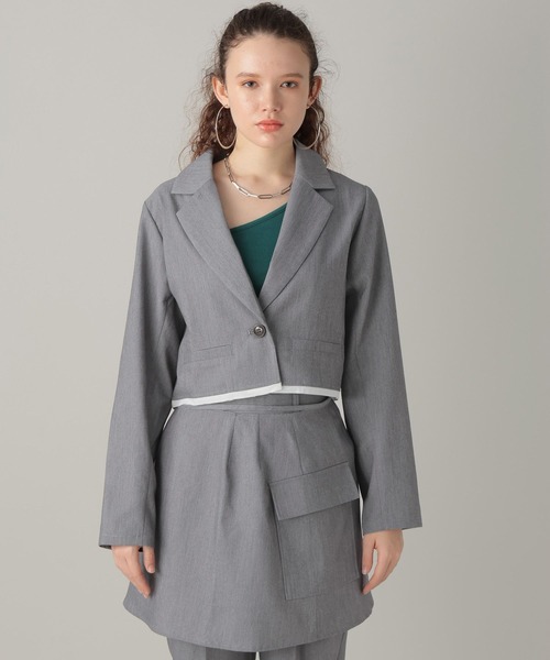FOREVER 21(フォーエバー トゥエンティーワン)の「【2024SS】クロップドジャケット(テーラードジャケット・レディース・グレー/ブラック・FREE)」の19枚目の写真
