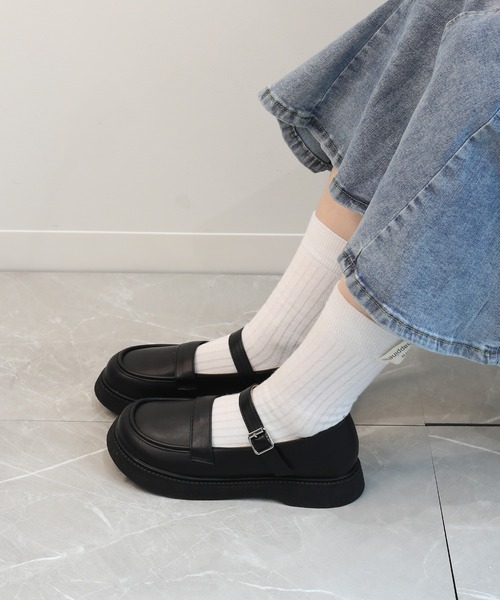 shoes365(シューズスリーシックスファイヴ)の「【shoes365】バックル止め 柔らかいローファー(ローファー・レディース・ブラック/ブラウン・22.0cm/21.5cm/21.0cm/20.5cm/23.5cm/23.0cm/22.5cm)」の3枚目の写真