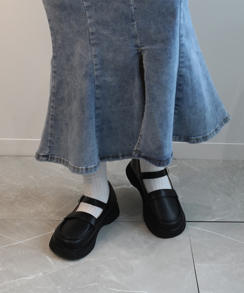 shoes365(シューズスリーシックスファイヴ)の「【shoes365】バックル止め 柔らかいローファー(ローファー・レディース・ブラック/ブラウン・22.0cm/21.5cm/21.0cm/20.5cm/23.5cm/23.0cm/22.5cm)」の4枚目の写真