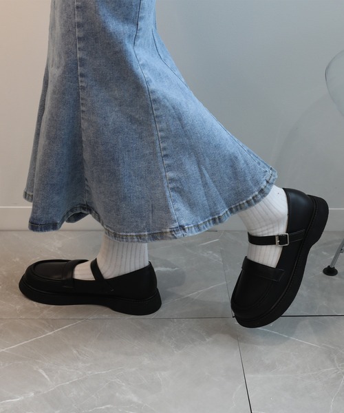 shoes365(シューズスリーシックスファイヴ)の「【shoes365】バックル止め 柔らかいローファー(ローファー・レディース・ブラック/ブラウン・22.0cm/21.5cm/21.0cm/20.5cm/23.5cm/23.0cm/22.5cm)」の7枚目の写真