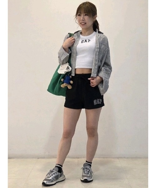GAP（ギャップ）の「GAPロゴ ショートパンツ（WOMENS)（その他パンツ・レディース・ライトグレー/ネイビー/ラベンダー/ブラック/ピンク系その他/ベージュ/ピンク・S/XXS/XS/M/L）」の13枚目の写真