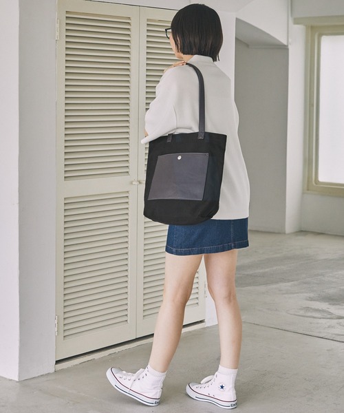 MONO-MART（モノマート）の「コンビポケットバーティカルトートバッグ（トートバッグ・メンズ・ブラック/ブラック系1/ブラック系2・FREE）」の4枚目の写真