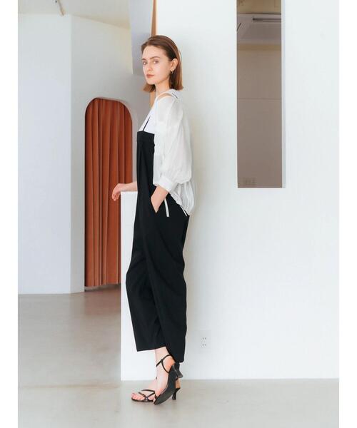 YECCA VECCA（イェッカヴェッカ）の「ドライタッチサロペット（サロペット/オーバーオール・レディース・ベージュ/ブラック・FREE）」の8枚目の写真