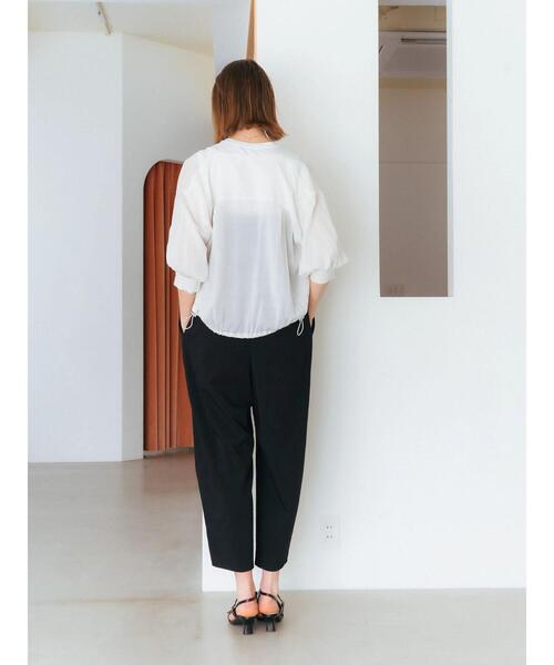 YECCA VECCA（イェッカヴェッカ）の「ドライタッチサロペット（サロペット/オーバーオール・レディース・ベージュ/ブラック・FREE）」の9枚目の写真