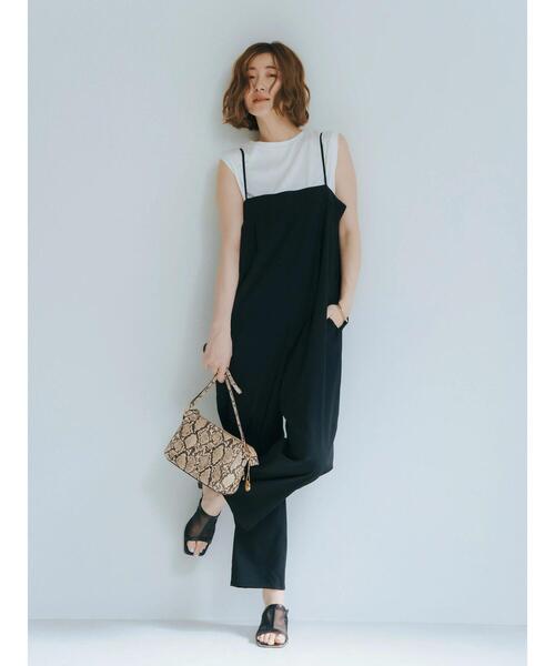 YECCA VECCA（イェッカヴェッカ）の「ドライタッチサロペット（サロペット/オーバーオール・レディース・ベージュ/ブラック・FREE）」の21枚目の写真