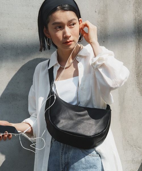 500mlペットボトル収納可】ソフトレザーラウンドショルダーバッグ(CE