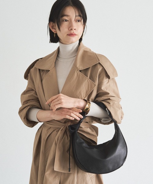 500mlペットボトル収納可】ソフトレザーラウンドショルダーバッグ(CE