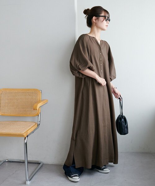 DISCOAT（ディスコート）の「【新色追加!/WEB限定】バルーンマキシワンピース（ワンピース・レディース・ホワイト/グリーン系その他/ブラック/グリーン系その他2/ブラウン・MEDIUM）」の3枚目の写真