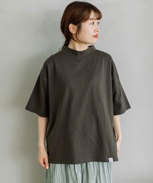 モックネックトップス