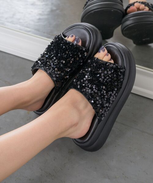 RETRO GIRL(レトロガール)の「スパンコールサンダル(サンダル・レディース・ブラック/オフホワイト/シルバー・MEDIUM/LARGE)」の16枚目の写真