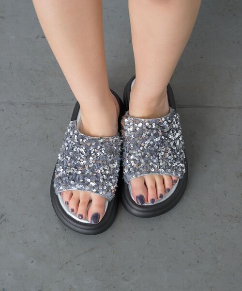 RETRO GIRL(レトロガール)の「スパンコールサンダル(サンダル・レディース・ブラック/オフホワイト/シルバー・MEDIUM/LARGE)」の17枚目の写真