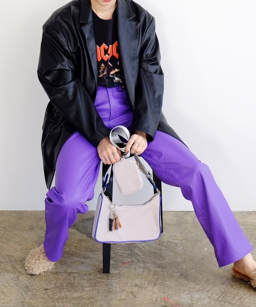 Magine(マージン)の「cheek チーク:square sholder/スクエア ショルダーバッグ(ショルダーバッグ・レディース・パープル/ブラック/ホワイト・FREE)」の2枚目の写真