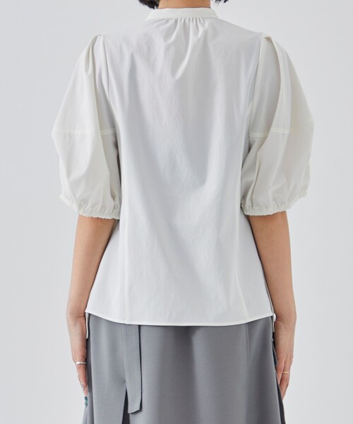 UNITED TOKYO（ユナイテッドトウキョウ）の「スリットカラーボリュームブラウス（シャツ/ブラウス・レディース・ブラック/ホワイト・FREE）」の6枚目の写真