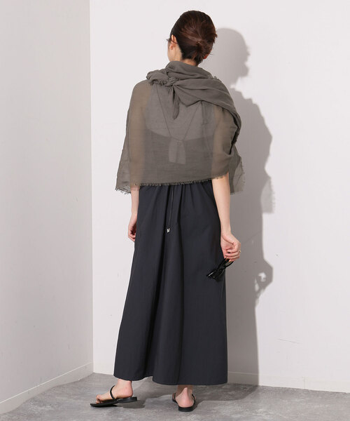 SLOBE IENA（スローブイエナ）の「SLOBE IENA ストール（ストール/ショール・レディース・チャコールグレー/スカイブルー/アイボリー・FREE）」の6枚目の写真