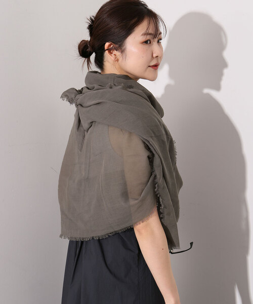 SLOBE IENA（スローブイエナ）の「SLOBE IENA ストール（ストール/ショール・レディース・チャコールグレー/スカイブルー/アイボリー・FREE）」の8枚目の写真