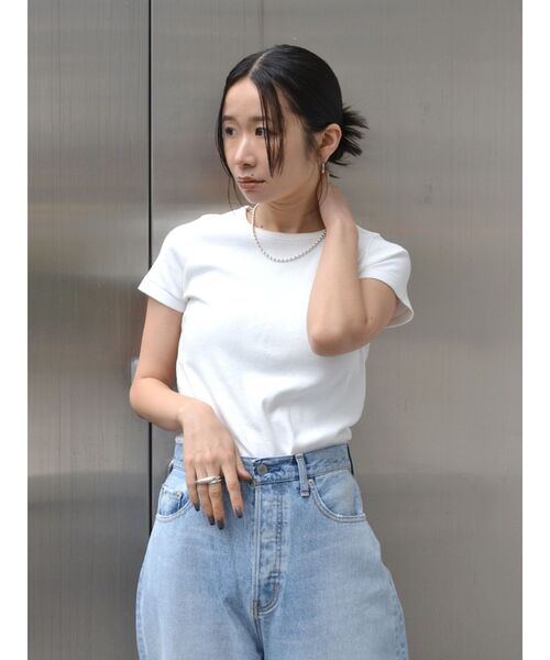 Ungrid(アングリッド)の「カラーフィットTee(Tシャツ/カットソー・レディース・ピンク/オフホワイト/ブラック/グリーン・FREE)」の2枚目の写真