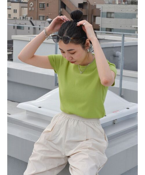 Ungrid(アングリッド)の「カラーフィットTee(Tシャツ/カットソー・レディース・ピンク/オフホワイト/ブラック/グリーン・FREE)」の19枚目の写真