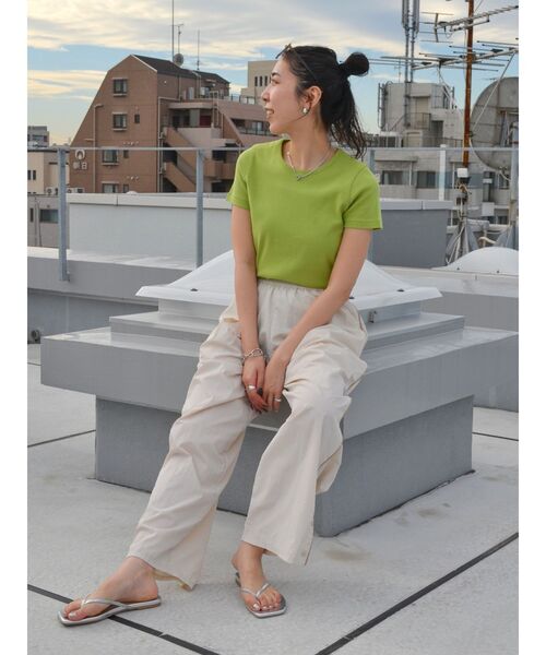 Ungrid(アングリッド)の「カラーフィットTee(Tシャツ/カットソー・レディース・ピンク/オフホワイト/ブラック/グリーン・FREE)」の20枚目の写真