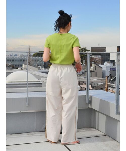 Ungrid(アングリッド)の「カラーフィットTee(Tシャツ/カットソー・レディース・ピンク/オフホワイト/ブラック/グリーン・FREE)」の22枚目の写真