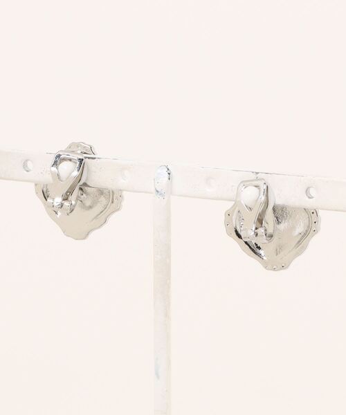 natural couture（ナチュラルクチュール）の「コンビカラーイヤリング（イヤリング・レディース・その他1/その他2/その他3・FREE）」の4枚目の写真