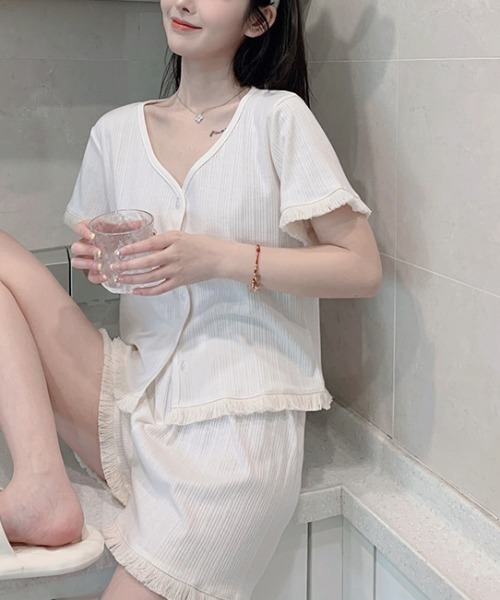gossip！ロサンゼルス（ゴシップロサンゼルス）の「フリンジアクセントナイトウェア（ルームウェア/パジャマ・レディース・ピンク/オフホワイト/グレー・FREE）」の4枚目の写真