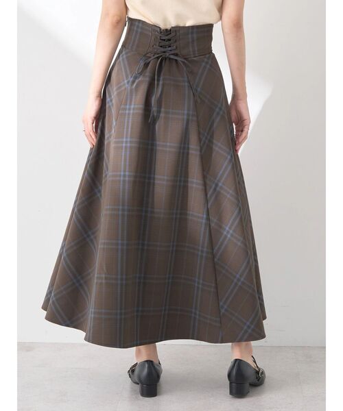 earth music&ecology（アースミュージックアンドエコロジー）の「バックレースアップチェックスカート（スカート・レディース・ネイビー/ボルドー/ブラウン・S/M）」の7枚目の写真